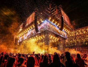 2025年度LED显示屏行业年终盘点二：优秀舞美工程案例