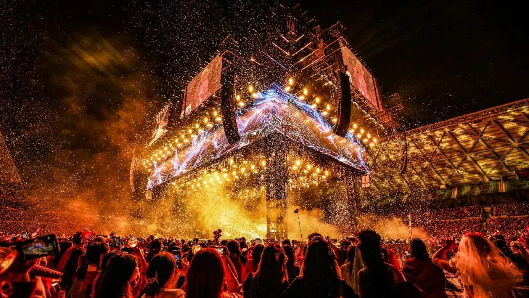 2025年度LED显示屏行业年终盘点二：优秀舞美工程案例