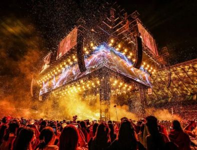 2025年度LED显示屏行业年终盘点二：优秀舞美工程案例